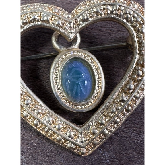 Vintage Heart Pin Brooch 90s Genuine Carved Scarab Semi Precious Stone - Picture 2 of 10
